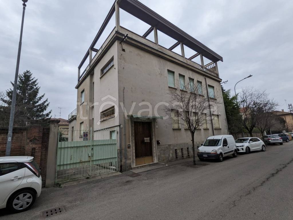Appartamento in vendita a Voghera via dei mille ,6