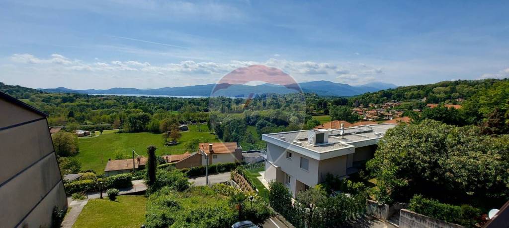 Villa a Schiera in vendita a Besozzo via Beolchi