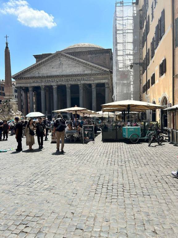 Appartamento in vendita a Roma via del Pantheon