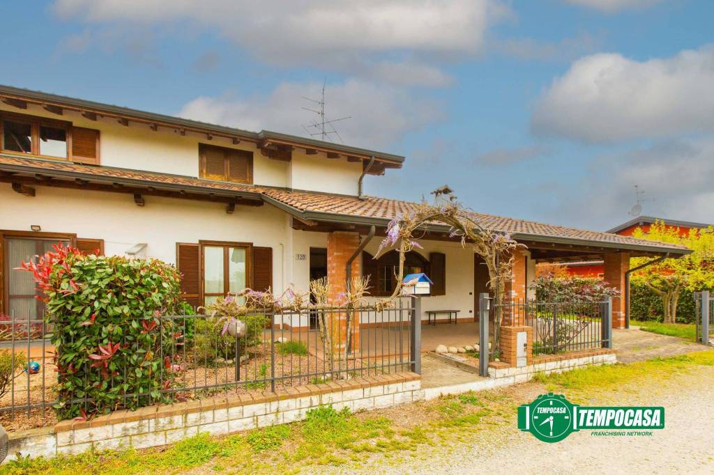 Villa in vendita a Oleggio via Ronchetto, 12