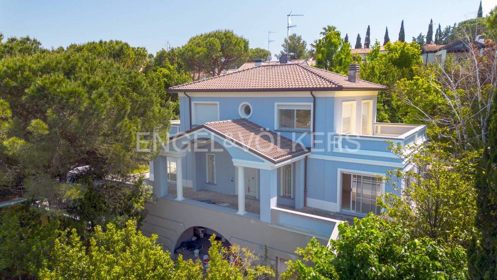 Villa in vendita a Riccione viale dei Pini, 32