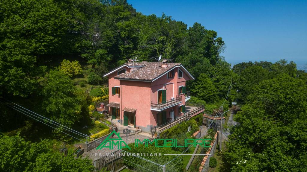 Villa in vendita a Monte Compatri via Canopo