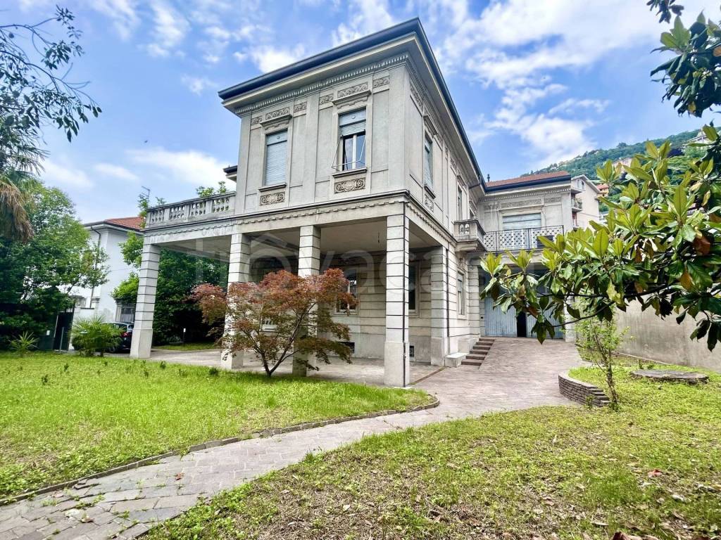 Villa in vendita a Como via Briantea