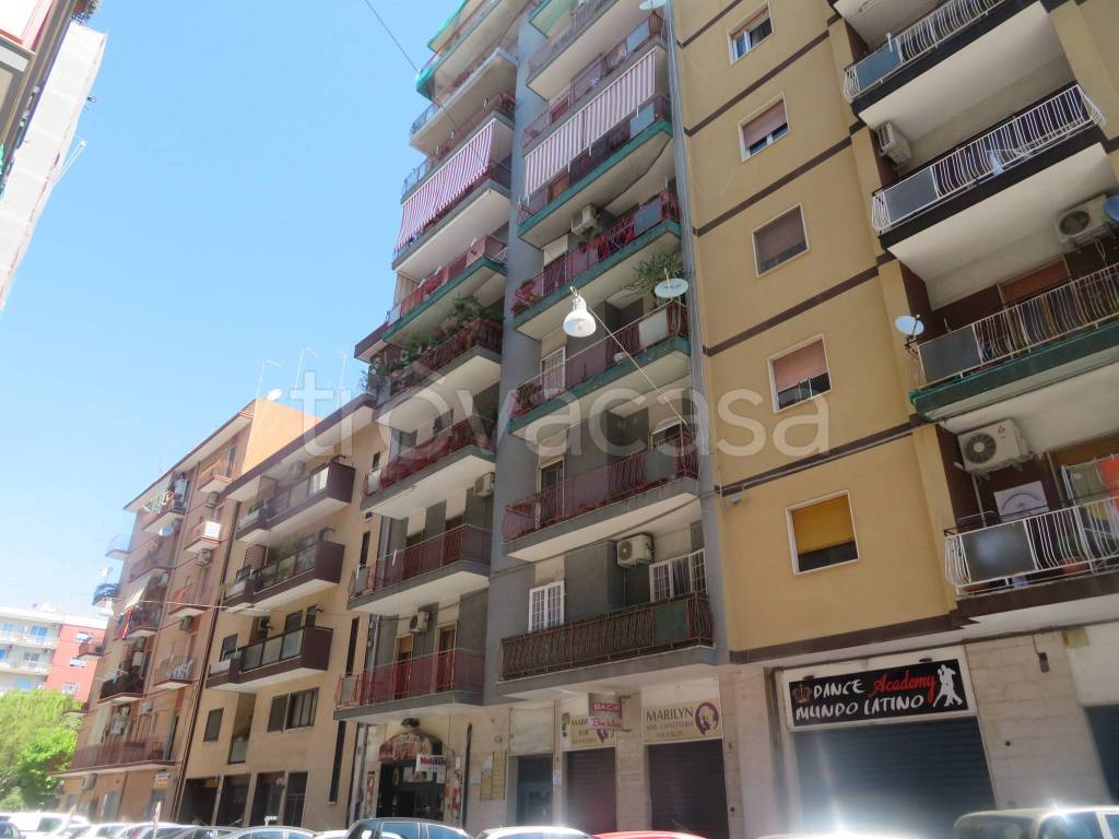 Appartamento in vendita a Taranto via Lombardia, 9