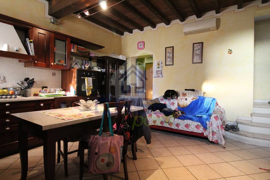 Casa Indipendente in vendita a Pieve d'Olmi via Aldo Quaini 37