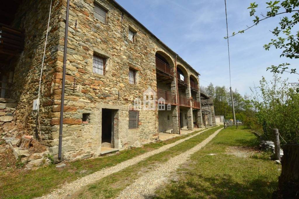 Casa Indipendente in vendita ad Andrate regione Gianmartin