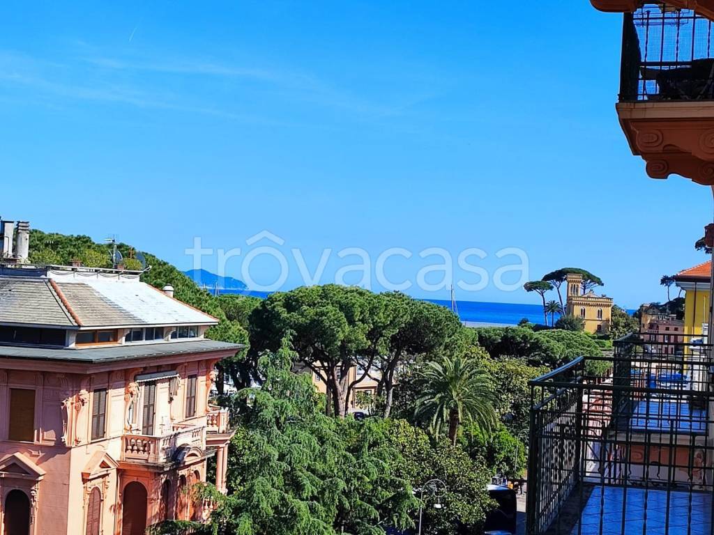 Appartamento in vendita a Rapallo corso Cristoforo Colombo