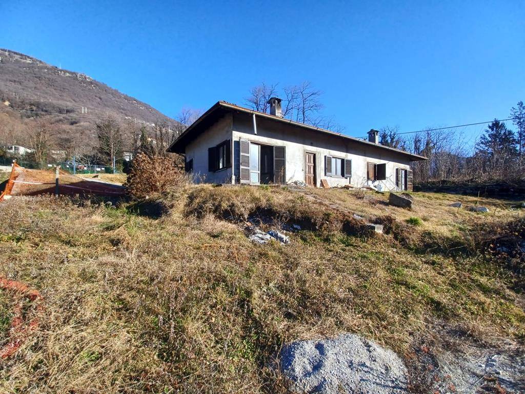 Villa in vendita a Gera Lario via per Trezzone, 4