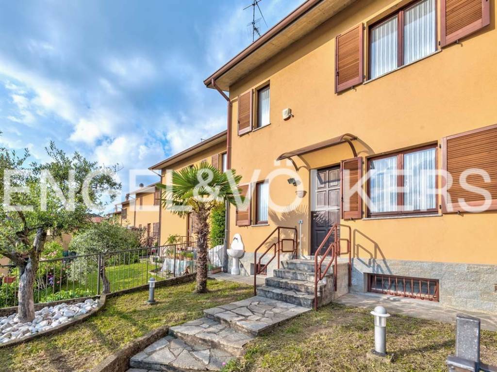 Villa Bifamiliare in vendita a Monguzzo via Giuseppe Parini, 13
