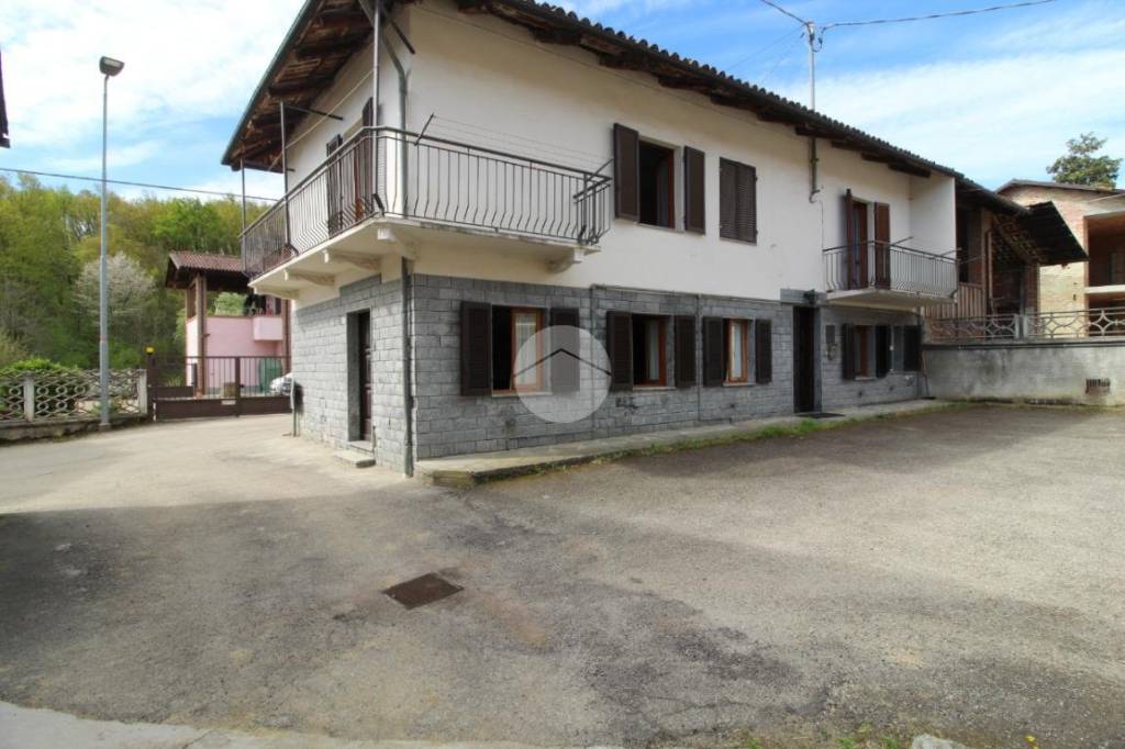 Casa Indipendente in vendita a Monticello d'Alba frazione s.Antonio, 41