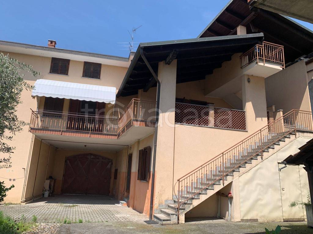 Villa Bifamiliare in vendita a Tronzano Vercellese corso Vittorio Emanuele ii, 13
