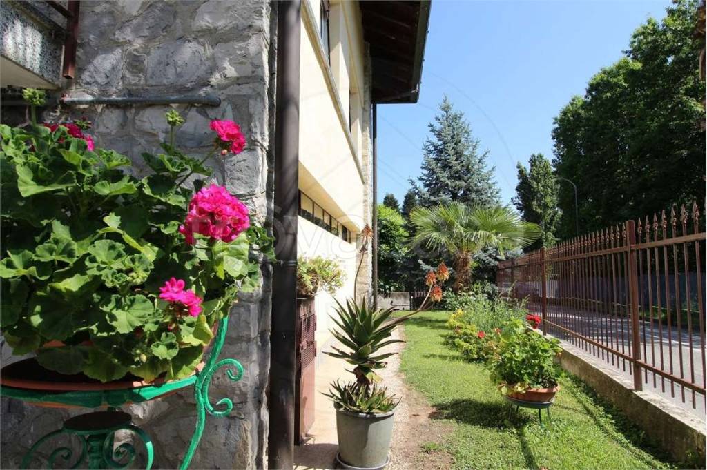 Villa in vendita a Renate via San Mauro, 46
