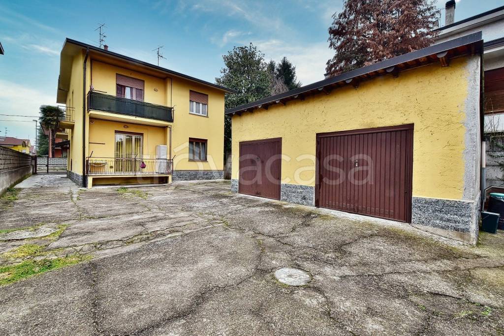 Villa Bifamiliare in vendita a Turate via Gaetano Donizetti