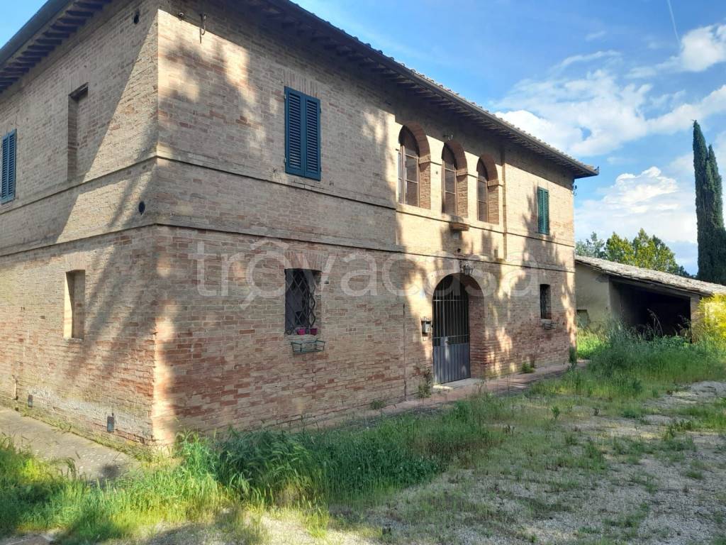 Colonica in vendita a Siena strada Cassia Sud, 10
