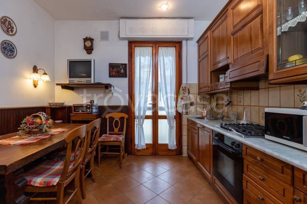 Appartamento in affitto a Camaiore via Don Giovanni Minzoni, 105