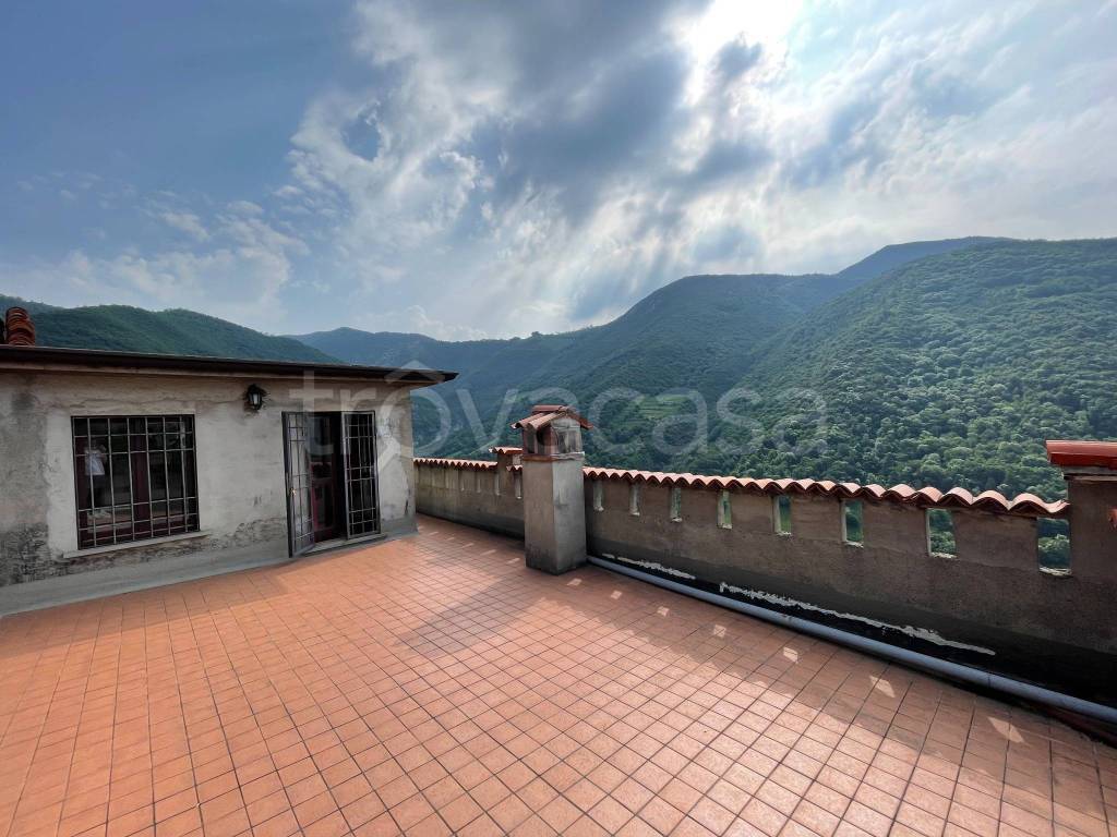 Villa in vendita ad Adrara San Rocco via Flaccadori, 80