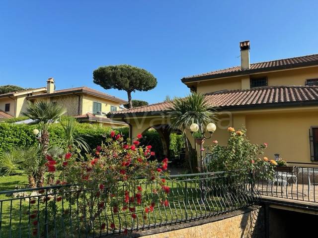 Villa Bifamiliare in vendita a Grottaferrata via 24 Maggio, 80a