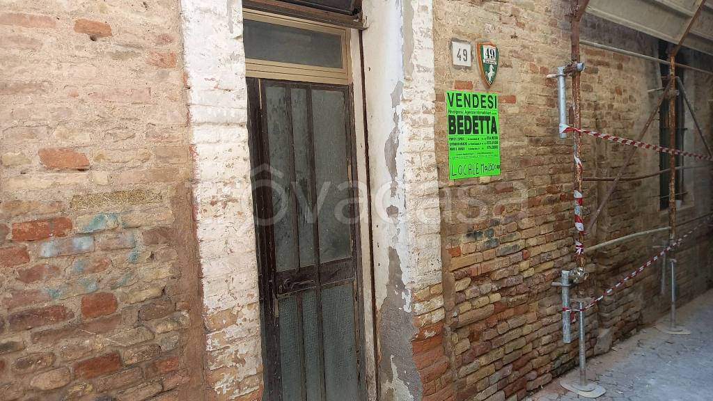 Magazzino in vendita a Sant'Elpidio a Mare via Boccette, 49