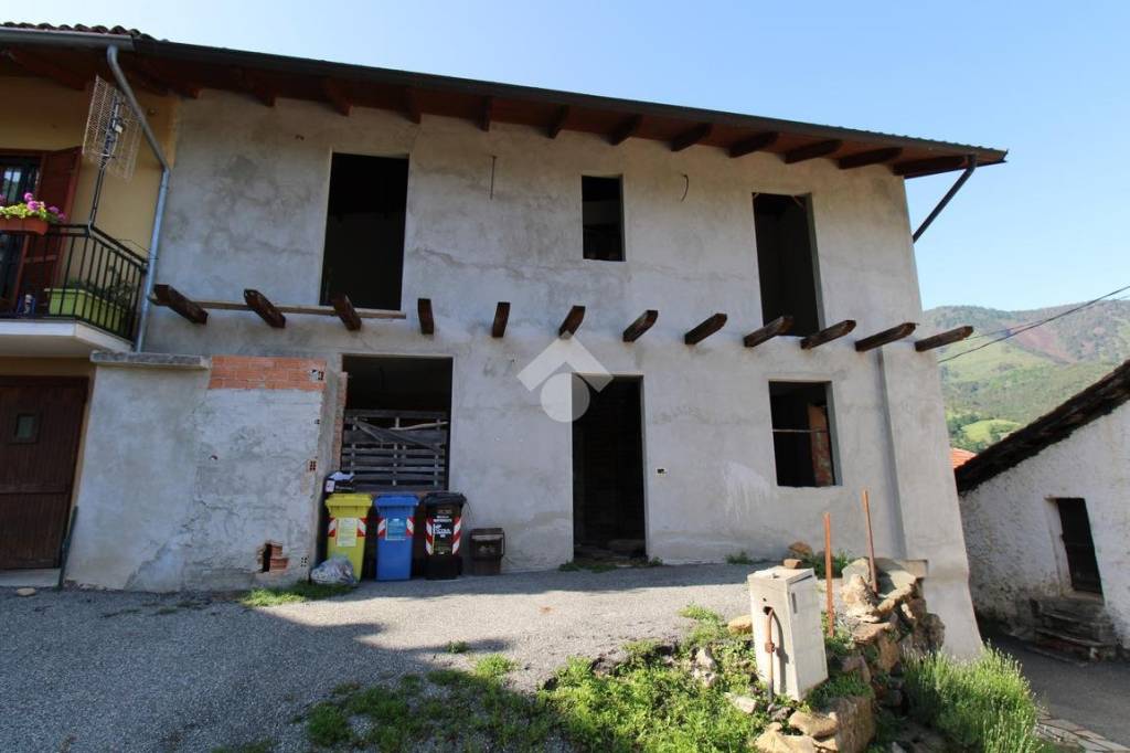Casa Indipendente in vendita a Val della Torre via Teologo Antonio Bronzino, 9
