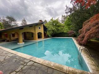 Villa in vendita ad appiano gentile via al golf