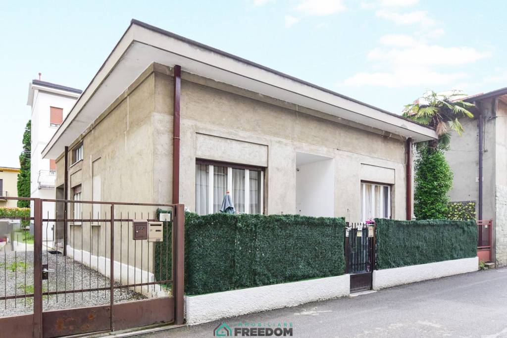 Villa in vendita a Cabiate via Ferdinando Anderloni, 7