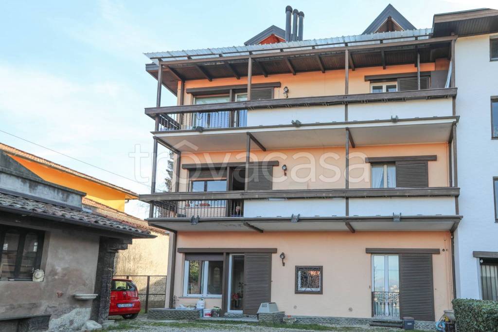 Appartamento in vendita a Varese via Brunico, 20