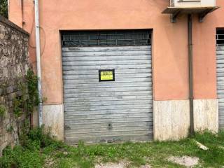 Garage in affitto a san giovanni incarico via civita farnese centro, 31