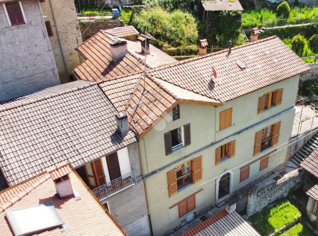 Casa Indipendente in vendita a Bellano frazione Ombriaco