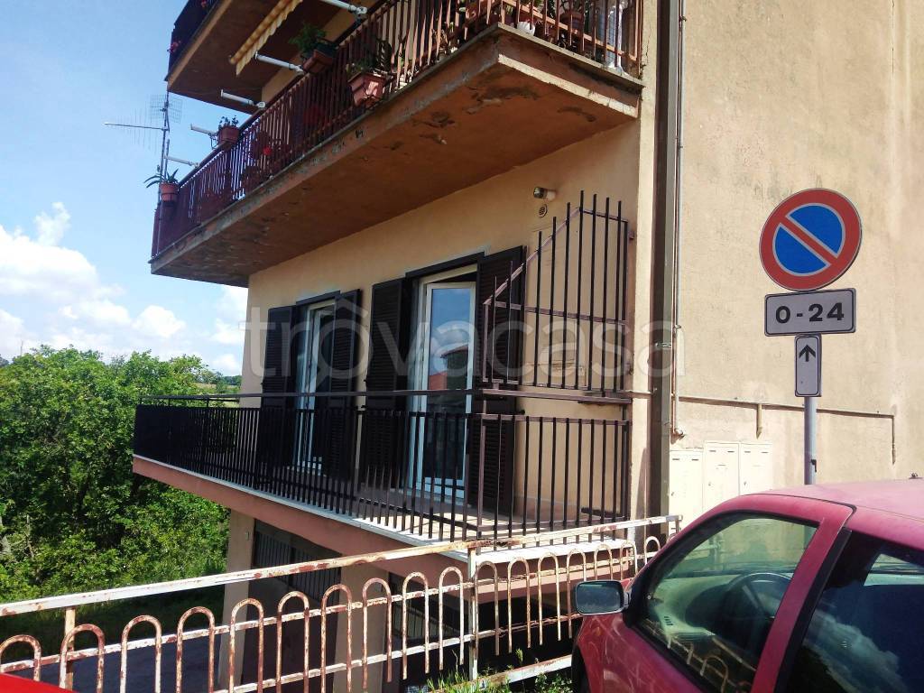 Appartamento in vendita a Ischia di Castro via Giuseppe Bottarelli