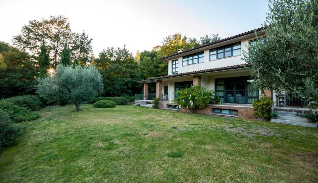 Villa Bifamiliare in vendita a Bassano Romano strada Vicinale 1 Covoni