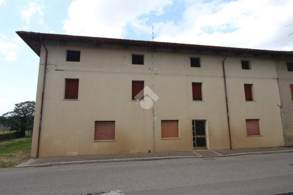 Casa Indipendente in vendita a Santa Maria la Longa via Zompicco, 46
