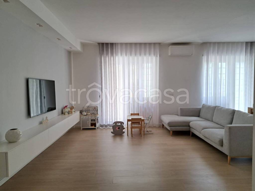 Appartamento in in vendita da privato a Roma via Giovanni Rucellai, 11