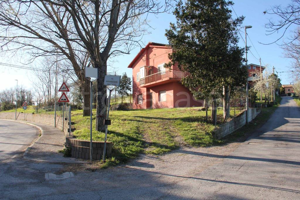Villa Bifamiliare in in vendita da privato a Saludecio via Montececcolino, 7