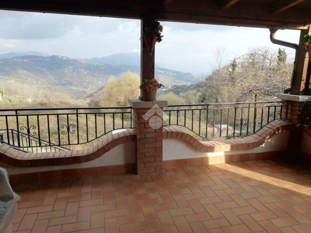 Villa a Schiera in vendita a San Vito Romano via remigio de paolis, 42