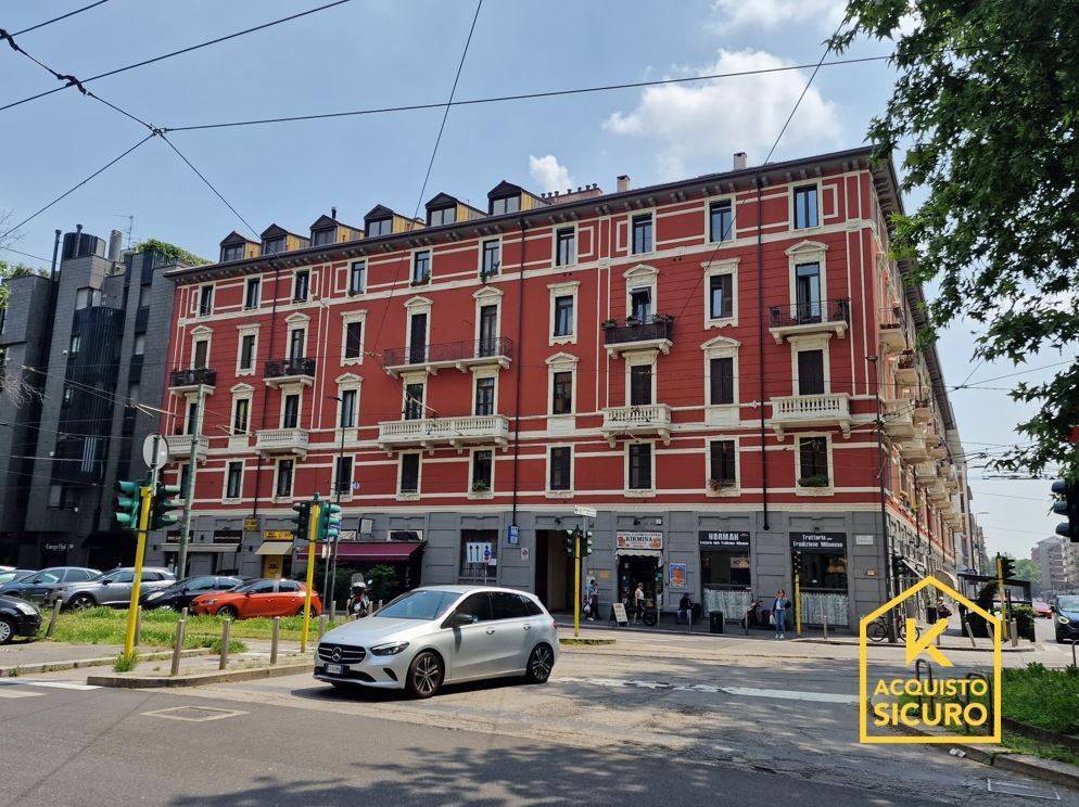 Magazzino in vendita a Milano viale Umbria