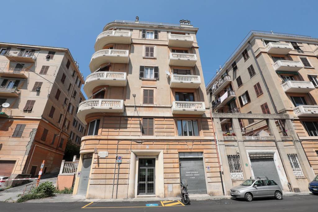 Appartamento in vendita a Genova via Giuseppe Galliano, 17