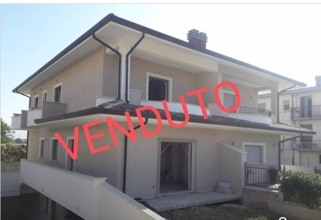 Villa Bifamiliare in vendita ad Avezzano via Salvatore di Gennaro