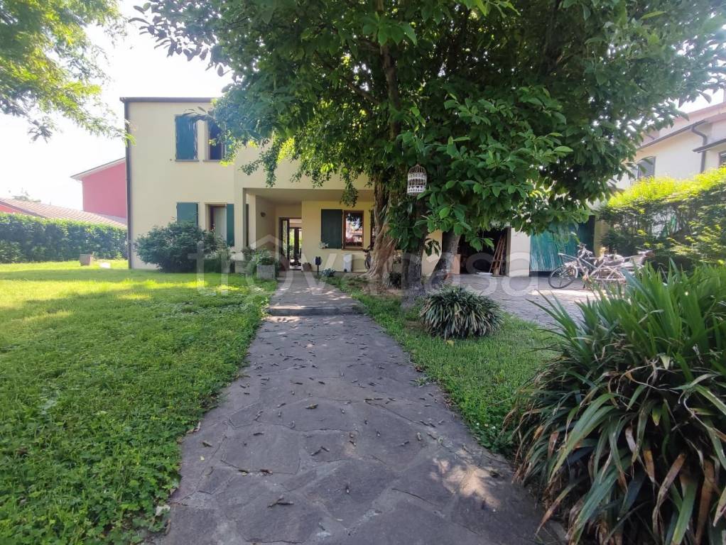 Villa in vendita a Pieve San Giacomo via Claudio Monteverdi, 17