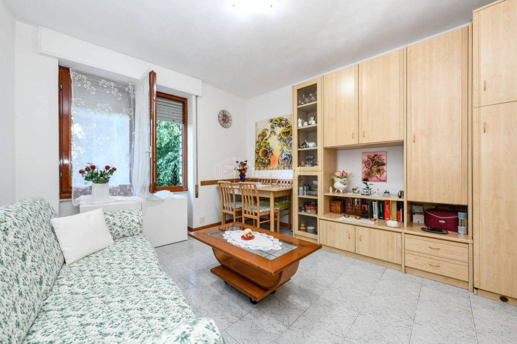 Appartamento in vendita a Gardone Riviera via al Vittoriale