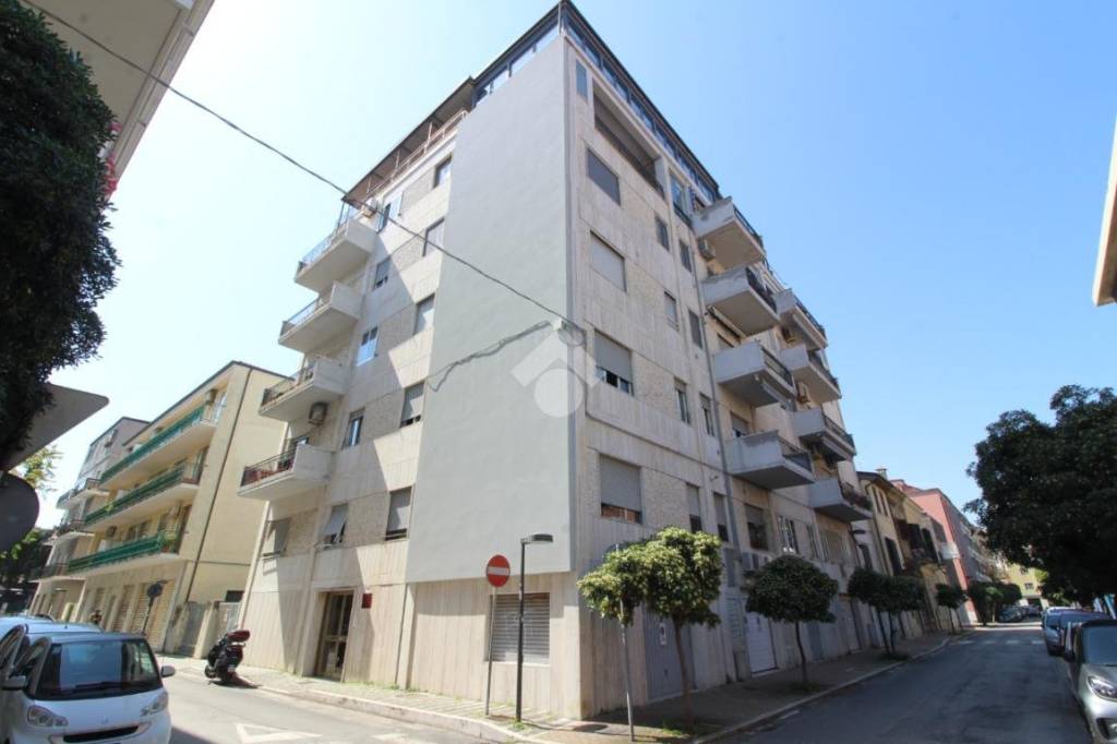 Appartamento in vendita a Pescara via Gioacchino Rossini, 25