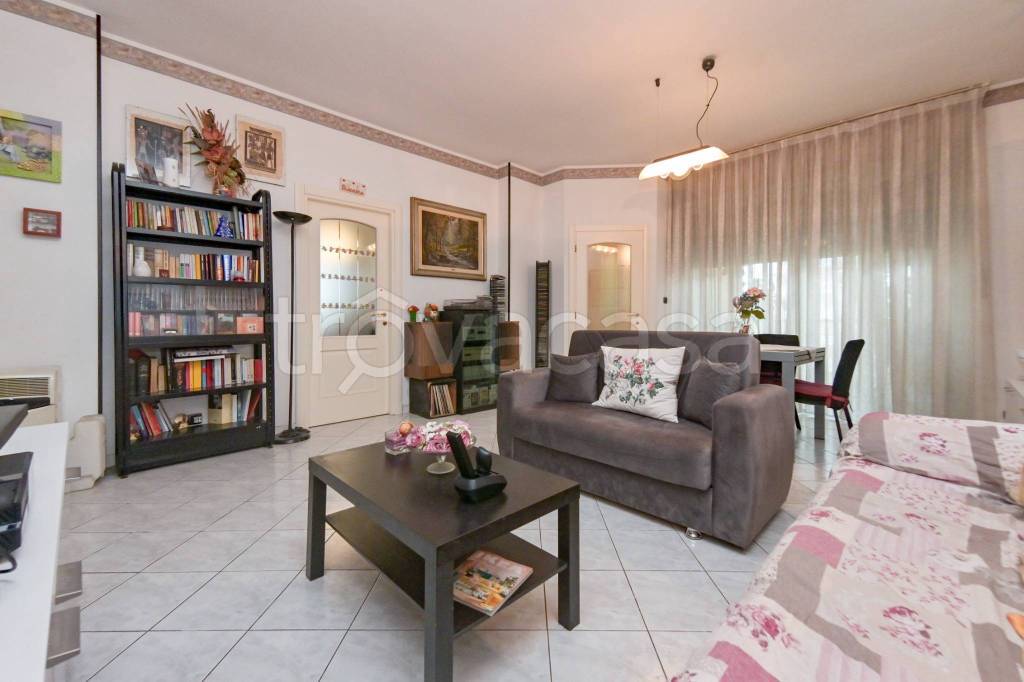 Appartamento in vendita a Collegno via Alessandro Manzoni, 1