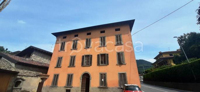 Casa Indipendente in vendita ad Almenno San Salvatore strada Provinciale Valle Imagna