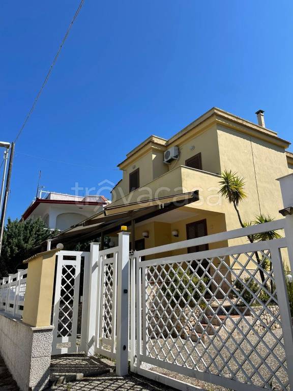Villa in vendita a Pulsano viale dei Sedani