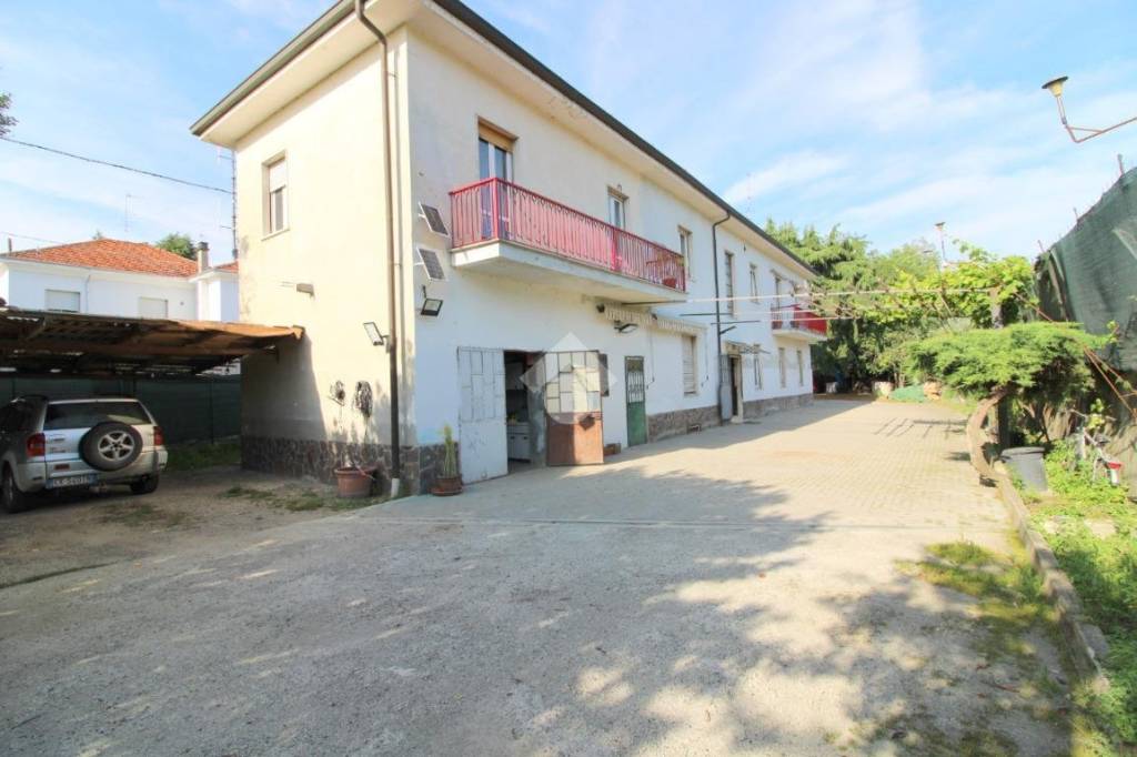 Villa Bifamiliare in vendita ad Acqui Terme via soprano, 150