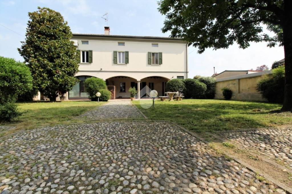 Villa in vendita a Orzinuovi via Cavour, 22