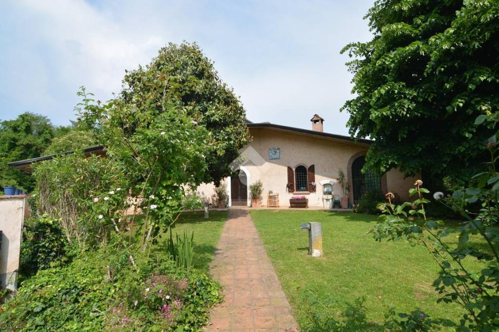 Villa in vendita a Bernareggio via grigna, 22