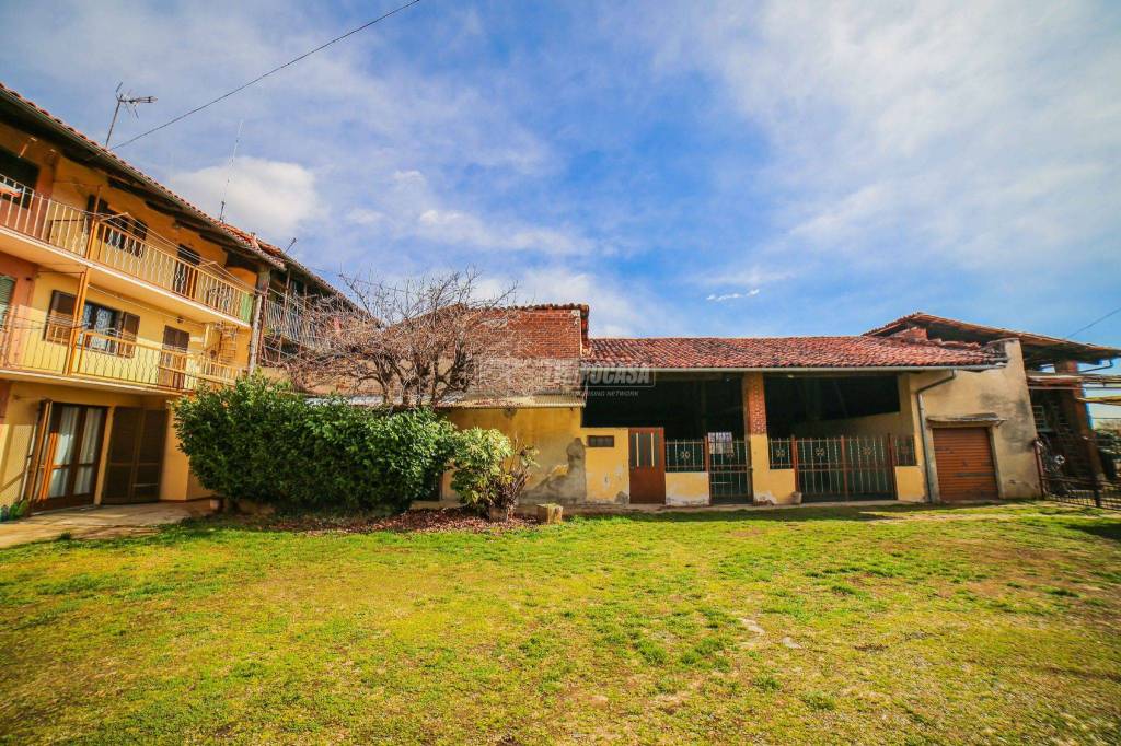 Casa Indipendente in vendita a Salassa cascina Fenale