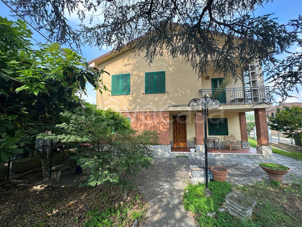 Villa in vendita a Costigliole d'Asti via Giacomo Scotti, 14