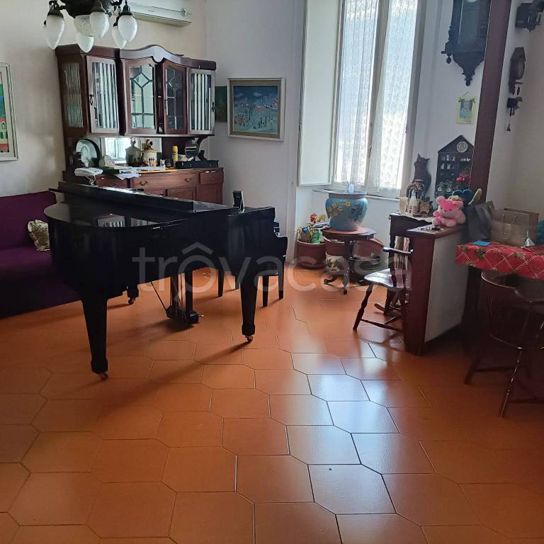 Appartamento in vendita a Napoli via Michele Kerbaker, 63