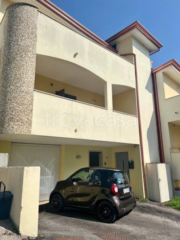 Villa a Schiera in vendita a Pescara strada Fonte borea-colle del Telegrafo, 84